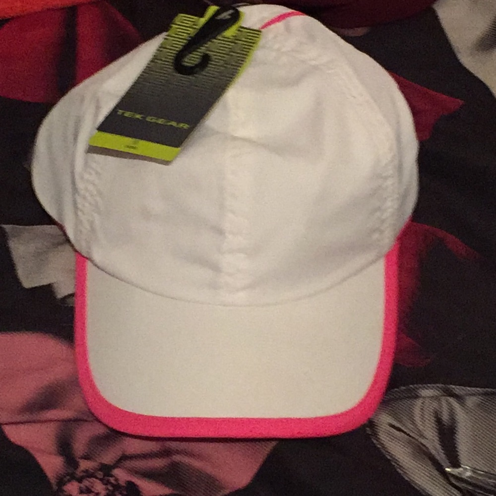 White/pink hat